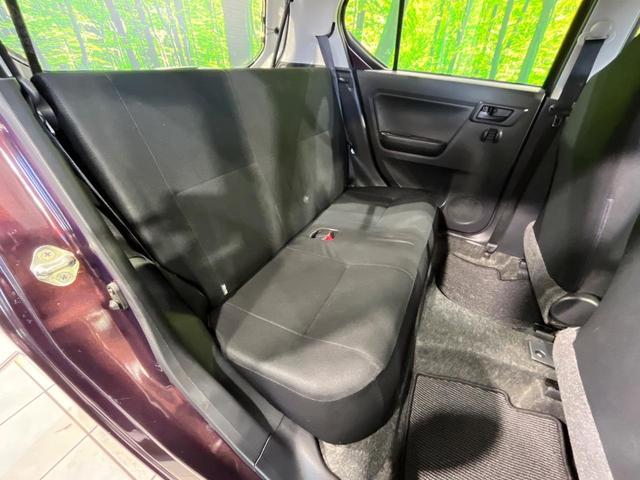 後部座席も気になるようなキズ・汚れやへたり等、大きなダメージはなく、良好な状態です。