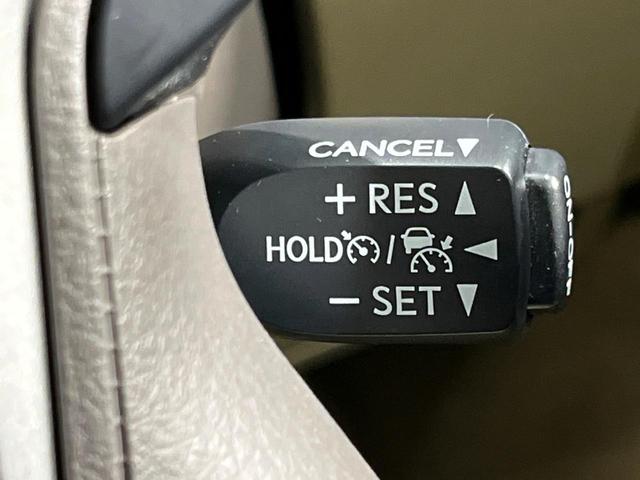 【レーダークルーズコントロール】高速道路での長距離走行が楽に！！自動で速度を保つクルーズコントロールが、衝突軽減システムと連携し、前方の車両を感知して車間を保つように速度調節してくれます！！