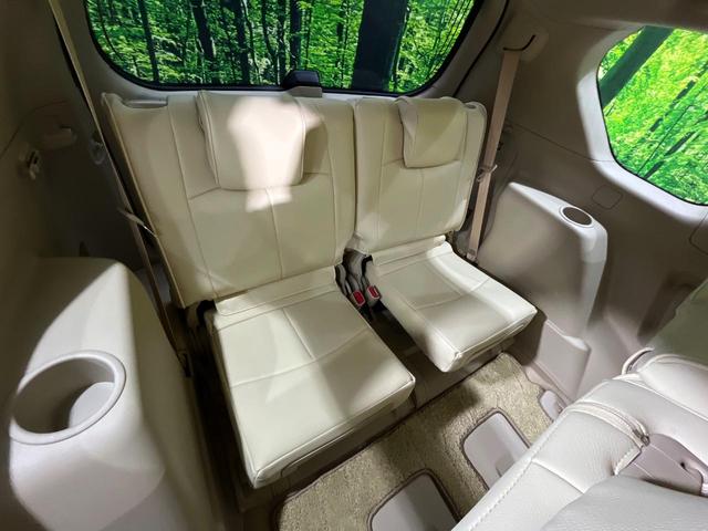 ３列目シートはもちろん状態良好☆大人でもゆったりと座って頂けますので、大人数でのお出かけもラクラクです♪ご家族で、気の知れた仲間で、ドライブに行くのが楽しみですね♪
