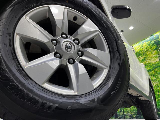 【純正１７インチアルミホイール】外観にマッチした純正アルミホイールを装着しております。各種社外アルミホイールや、スタッドレスタイヤも取扱いしております。是非ご相談ください♪