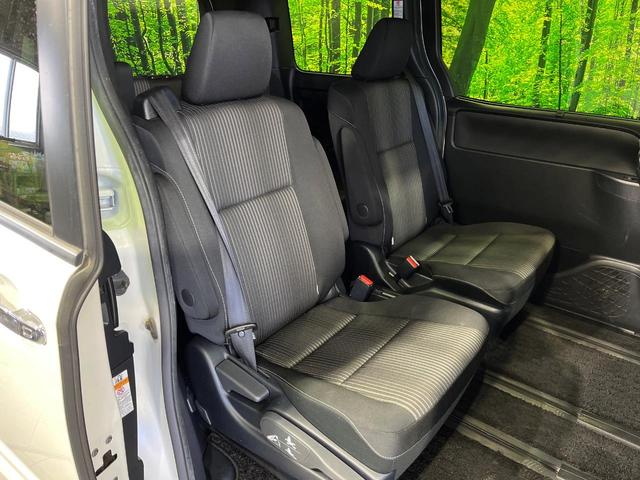 ヴォクシー ＺＳ　煌ＩＩ　４ＷＤ　両側電動スライドドア　純正１０型ＳＤナビ　フリップダウンモニター　バックカメラ　寒冷地仕様　セーフティセンスＣ　禁煙車　ドラレコ　コーナーセンサー　スマートキー　ＬＥＤヘッド　ＥＴＣ（9枚目）