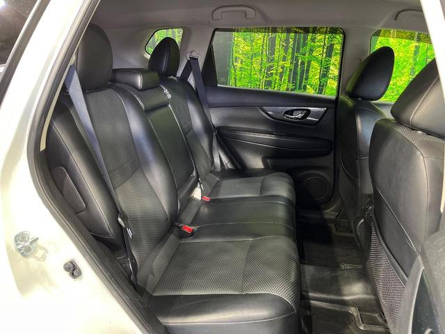 エクストレイル ２０Ｘ　ハイブリッド　エマージェンシーブレーキＰ　４ＷＤ　純正ＳＤナビ　全周囲カメラ　エマージェンシーブレーキ　禁煙車　防水シート　シートヒーター　コーナーセンサー　スマートキー　ＬＥＤヘッド　ＥＴＣ　クルーズコントロール　車線逸脱警報　オートライト（9枚目）