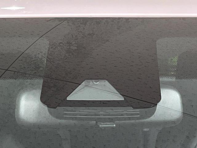 ヤリスクロス Ｘ　４ＷＤ　ディスプレイオーディオ　バックカメラ　セーフティセンス　レーダークルーズ　禁煙車　クリアランスソナー　スマートキー　オートハイビーム　車線逸脱警報　誤発進抑制機能　Ｂｌｕｅｔｏｏｔｈ再生（5枚目）