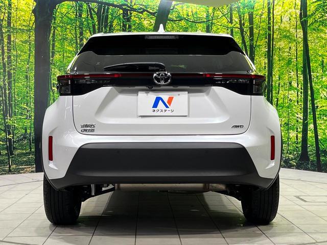 ヤリスクロス Ｘ　４ＷＤ　ディスプレイオーディオ　バックカメラ　セーフティセンス　レーダークルーズ　禁煙車　クリアランスソナー　スマートキー　オートハイビーム　車線逸脱警報　誤発進抑制機能　Ｂｌｕｅｔｏｏｔｈ再生（15枚目）