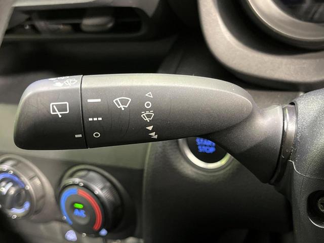 ヤリスクロス Ｘ　４ＷＤ　ディスプレイオーディオ　バックカメラ　セーフティセンス　レーダークルーズ　禁煙車　クリアランスソナー　スマートキー　オートハイビーム　車線逸脱警報　誤発進抑制機能　Ｂｌｕｅｔｏｏｔｈ再生（36枚目）