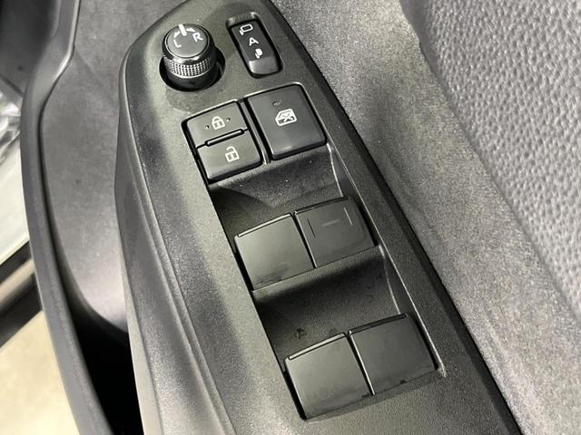 ヤリスクロス Ｘ　４ＷＤ　ディスプレイオーディオ　バックカメラ　セーフティセンス　レーダークルーズ　禁煙車　クリアランスソナー　スマートキー　オートハイビーム　車線逸脱警報　誤発進抑制機能　Ｂｌｕｅｔｏｏｔｈ再生（39枚目）