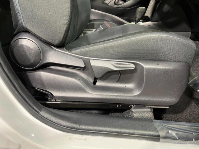 ヤリスクロス Ｘ　４ＷＤ　ディスプレイオーディオ　バックカメラ　セーフティセンス　レーダークルーズ　禁煙車　クリアランスソナー　スマートキー　オートハイビーム　車線逸脱警報　誤発進抑制機能　Ｂｌｕｅｔｏｏｔｈ再生（40枚目）