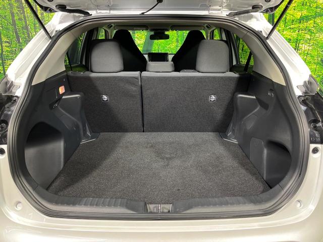 ヤリスクロス Ｘ　４ＷＤ　ディスプレイオーディオ　バックカメラ　セーフティセンス　レーダークルーズ　禁煙車　クリアランスソナー　スマートキー　オートハイビーム　車線逸脱警報　誤発進抑制機能　Ｂｌｕｅｔｏｏｔｈ再生（43枚目）