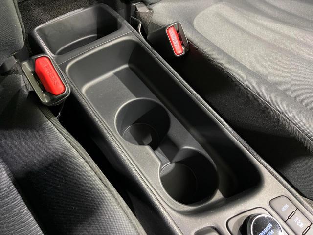 ヤリスクロス Ｘ　４ＷＤ　ディスプレイオーディオ　バックカメラ　セーフティセンス　レーダークルーズ　禁煙車　クリアランスソナー　スマートキー　オートハイビーム　車線逸脱警報　誤発進抑制機能　Ｂｌｕｅｔｏｏｔｈ再生（46枚目）