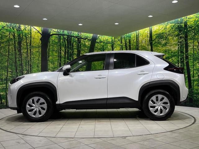 ヤリスクロス Ｘ　４ＷＤ　ディスプレイオーディオ　バックカメラ　セーフティセンス　レーダークルーズ　禁煙車　クリアランスソナー　スマートキー　オートハイビーム　車線逸脱警報　誤発進抑制機能　Ｂｌｕｅｔｏｏｔｈ再生（53枚目）