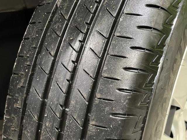 ヤリスクロス Ｘ　４ＷＤ　ディスプレイオーディオ　バックカメラ　セーフティセンス　レーダークルーズ　禁煙車　クリアランスソナー　スマートキー　オートハイビーム　車線逸脱警報　誤発進抑制機能　Ｂｌｕｅｔｏｏｔｈ再生（56枚目）