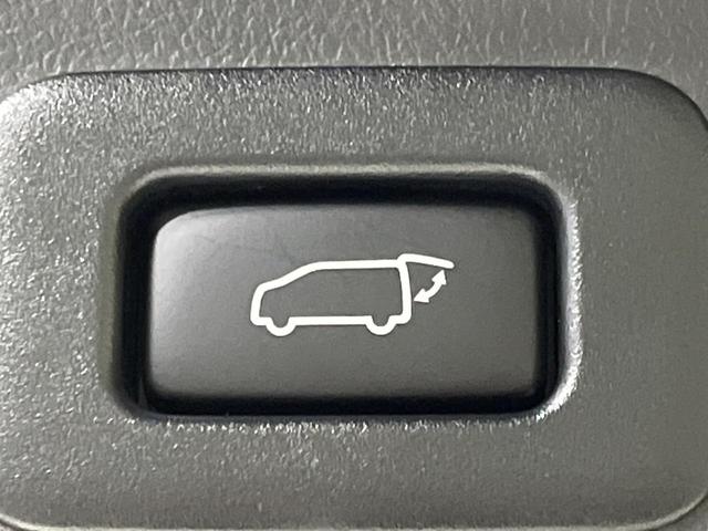 ヴェルファイアハイブリッド Ｚ　ゴールデンアイズ　４ＷＤ　両側電動スライドドア　純正９型ディスプレイオーディオ　バックカメラ　ＡＣ１００Ｖ電源　セーフティセンス　レーダークルーズ　禁煙車　パワーバックドア　ハーフレザーシート　ドラレコ　スマートキー（30枚目）