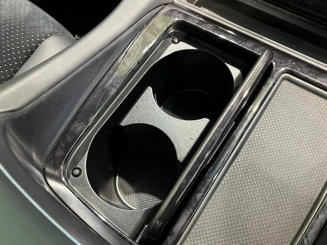 ヴェルファイアハイブリッド Ｚ　ゴールデンアイズ　４ＷＤ　両側電動スライドドア　純正９型ディスプレイオーディオ　バックカメラ　ＡＣ１００Ｖ電源　セーフティセンス　レーダークルーズ　禁煙車　パワーバックドア　ハーフレザーシート　ドラレコ　スマートキー（55枚目）