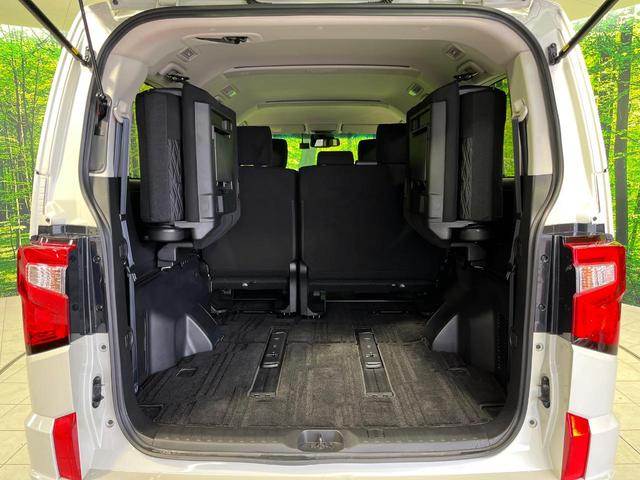 普段のお買い物や通勤、送迎等に十分な荷室スペースを確保しております。セカンドシートを倒すと、大きな荷物の積載も可能です♪