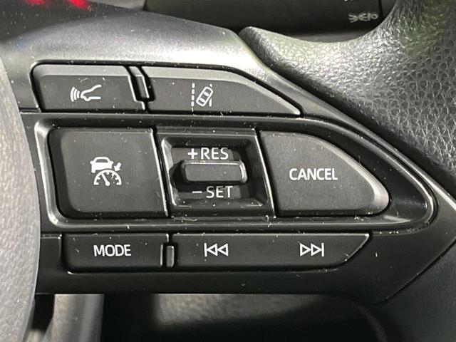 ヤリス ハイブリッドＸ　４ＷＤ　ナビ機能付きディスプレイオーディオ　バックカメラ　ＡＣ１００Ｖ電源　セーフティセンス　レーダークルーズ　禁煙車　ドラレコ　スマートキー　ビルトインＥＴＣ　オートハイビーム　車線逸脱警報（7枚目）