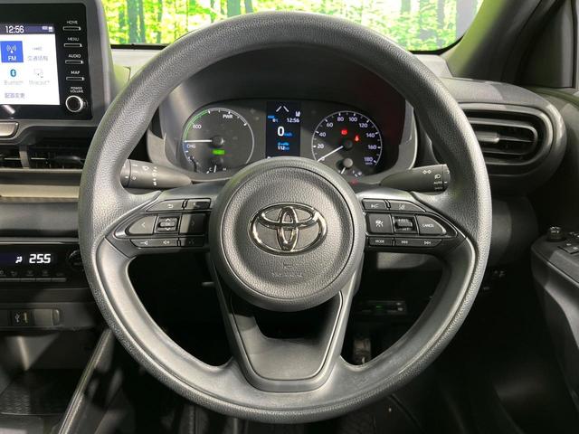 ヤリス ハイブリッドＸ　４ＷＤ　ナビ機能付きディスプレイオーディオ　バックカメラ　ＡＣ１００Ｖ電源　セーフティセンス　レーダークルーズ　禁煙車　ドラレコ　スマートキー　ビルトインＥＴＣ　オートハイビーム　車線逸脱警報（11枚目）