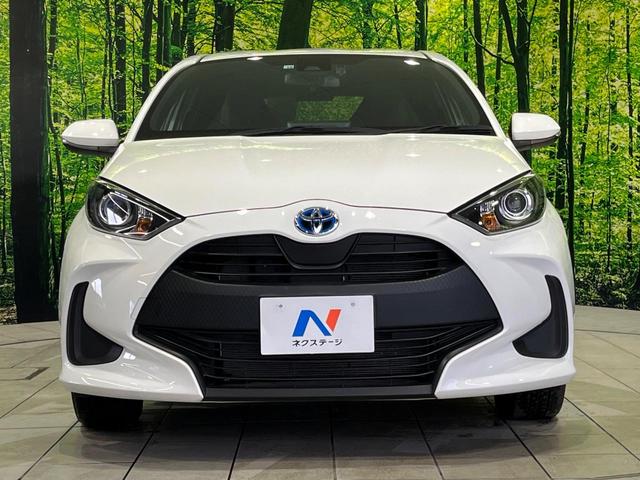 ヤリス ハイブリッドＸ　４ＷＤ　ナビ機能付きディスプレイオーディオ　バックカメラ　ＡＣ１００Ｖ電源　セーフティセンス　レーダークルーズ　禁煙車　ドラレコ　スマートキー　ビルトインＥＴＣ　オートハイビーム　車線逸脱警報（14枚目）