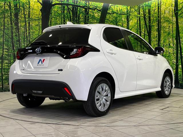 ヤリス ハイブリッドＸ　４ＷＤ　ナビ機能付きディスプレイオーディオ　バックカメラ　ＡＣ１００Ｖ電源　セーフティセンス　レーダークルーズ　禁煙車　ドラレコ　スマートキー　ビルトインＥＴＣ　オートハイビーム　車線逸脱警報（17枚目）