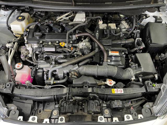 ヤリス ハイブリッドＸ　４ＷＤ　ナビ機能付きディスプレイオーディオ　バックカメラ　ＡＣ１００Ｖ電源　セーフティセンス　レーダークルーズ　禁煙車　ドラレコ　スマートキー　ビルトインＥＴＣ　オートハイビーム　車線逸脱警報（18枚目）