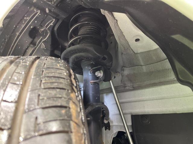 ヤリス ハイブリッドＸ　４ＷＤ　ナビ機能付きディスプレイオーディオ　バックカメラ　ＡＣ１００Ｖ電源　セーフティセンス　レーダークルーズ　禁煙車　ドラレコ　スマートキー　ビルトインＥＴＣ　オートハイビーム　車線逸脱警報（20枚目）