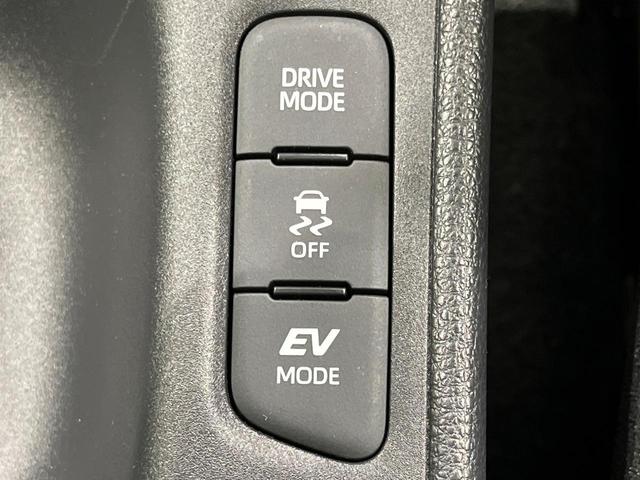 ヤリス ハイブリッドＸ　４ＷＤ　ナビ機能付きディスプレイオーディオ　バックカメラ　ＡＣ１００Ｖ電源　セーフティセンス　レーダークルーズ　禁煙車　ドラレコ　スマートキー　ビルトインＥＴＣ　オートハイビーム　車線逸脱警報（26枚目）