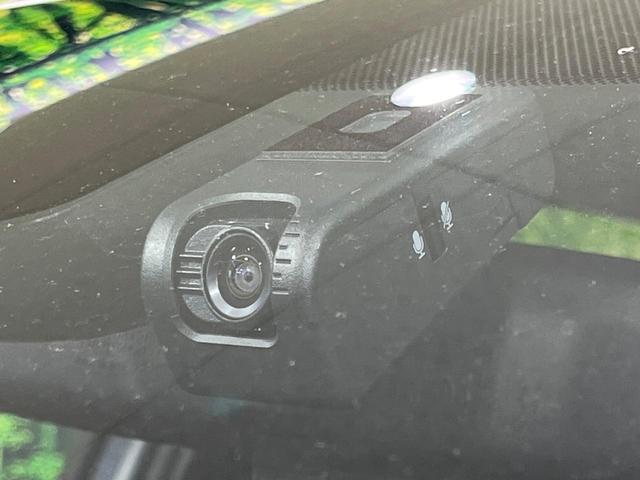 ヤリス ハイブリッドＸ　４ＷＤ　ナビ機能付きディスプレイオーディオ　バックカメラ　ＡＣ１００Ｖ電源　セーフティセンス　レーダークルーズ　禁煙車　ドラレコ　スマートキー　ビルトインＥＴＣ　オートハイビーム　車線逸脱警報（30枚目）