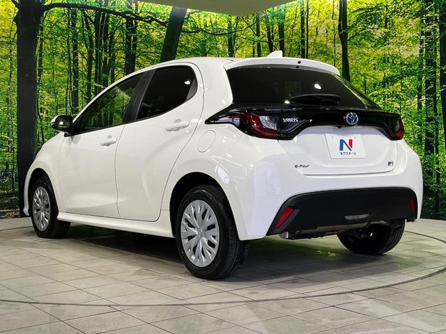 ヤリス ハイブリッドＸ　４ＷＤ　ナビ機能付きディスプレイオーディオ　バックカメラ　ＡＣ１００Ｖ電源　セーフティセンス　レーダークルーズ　禁煙車　ドラレコ　スマートキー　ビルトインＥＴＣ　オートハイビーム　車線逸脱警報（45枚目）