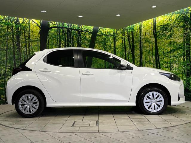 ヤリス ハイブリッドＸ　４ＷＤ　ナビ機能付きディスプレイオーディオ　バックカメラ　ＡＣ１００Ｖ電源　セーフティセンス　レーダークルーズ　禁煙車　ドラレコ　スマートキー　ビルトインＥＴＣ　オートハイビーム　車線逸脱警報（46枚目）