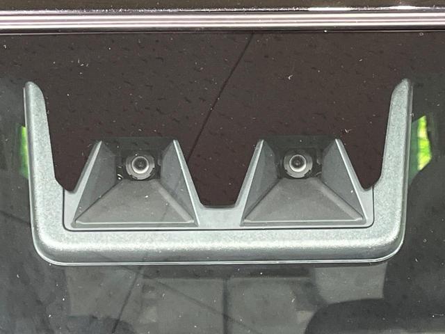 【スマートアシスト】走行中に前方の車両等を認識し、衝突しそうな時は警報とブレーキで衝突回避と被害軽減をアシスト。より安全にドライブをお楽しみいただけます。