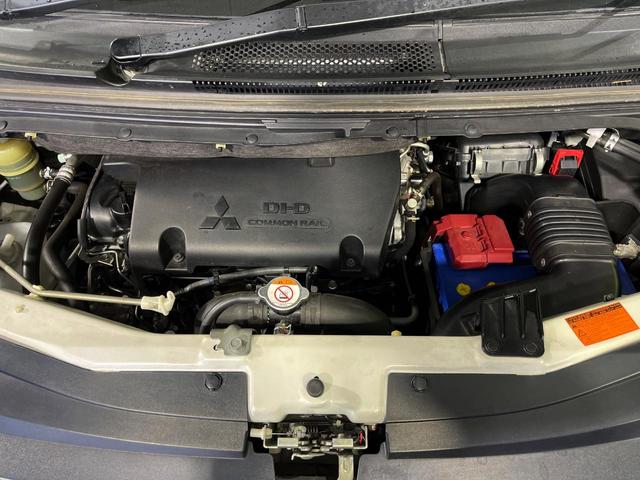 デリカＤ：５ Ｄ　パワーパッケージ　４ＷＤ　ターボ　両側電動スライドドア　ＳＤナビ　バックカメラ　禁煙車　前席シートヒーター　スマートキー　ＨＩＤヘッド　ビルトインＥＴＣ　オートライト　オートエアコン　純正１８インチＡＷ（19枚目）