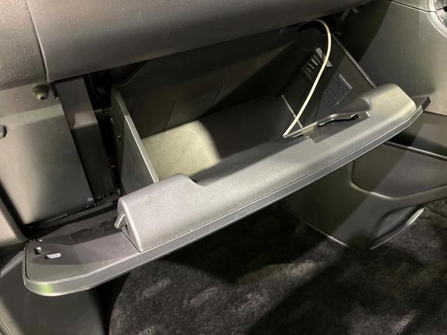 デリカＤ：５ Ｄ　パワーパッケージ　４ＷＤ　ターボ　両側電動スライドドア　ＳＤナビ　バックカメラ　禁煙車　前席シートヒーター　スマートキー　ＨＩＤヘッド　ビルトインＥＴＣ　オートライト　オートエアコン　純正１８インチＡＷ（62枚目）