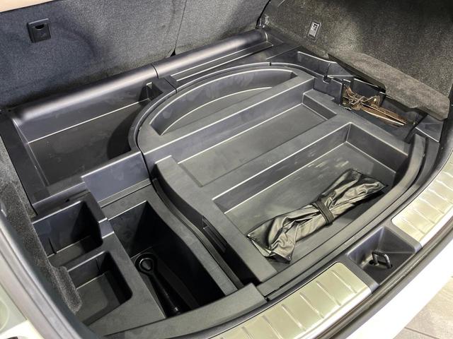 ハリアー プレミアム 4WD 純正9型SDナビ バックカメラ プリクラッシュセーフティ 禁煙車 パワーバックドア パワーシート スマートキー LEDヘッド ETC オートマチックハイビーム 車線逸脱警報 オートエアコン(46枚目)