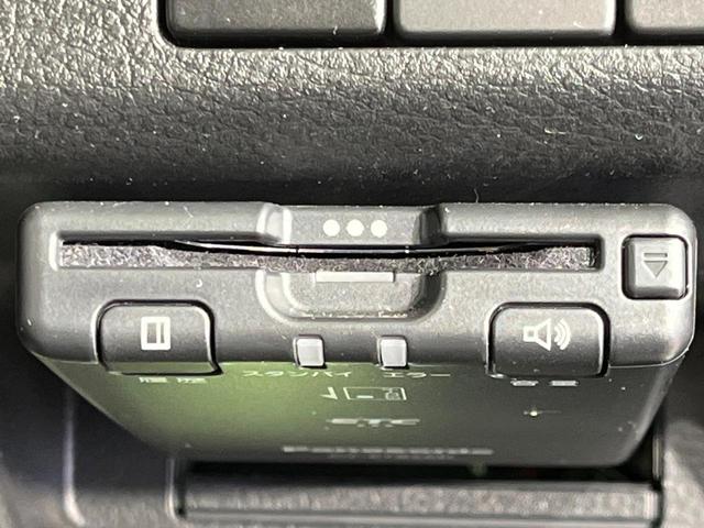 アルト Ｌ　４ＷＤ　ＳＤナビ　バックカメラ　禁煙車　前席シートヒーター　助手席シートヒーター　ＥＴＣ　ＣＤ／ＤＶＤ再生　アイドリングストップ　セキュリティアラーム（6枚目）