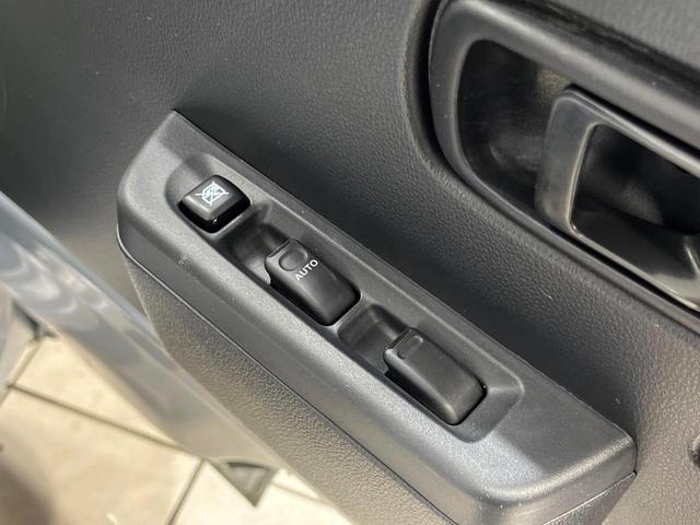 ハイゼットトラック ジャンボＳＡＩＩＩｔ　４ＷＤ　スマートアシスト３ｔ　禁煙車　ＬＥＤヘッド　車線逸脱警報　誤発進抑制機能　ＬＥＤフォグ　ヘッドライトレベライザー　大型荷台作業灯　パワーウィンドウ（31枚目）