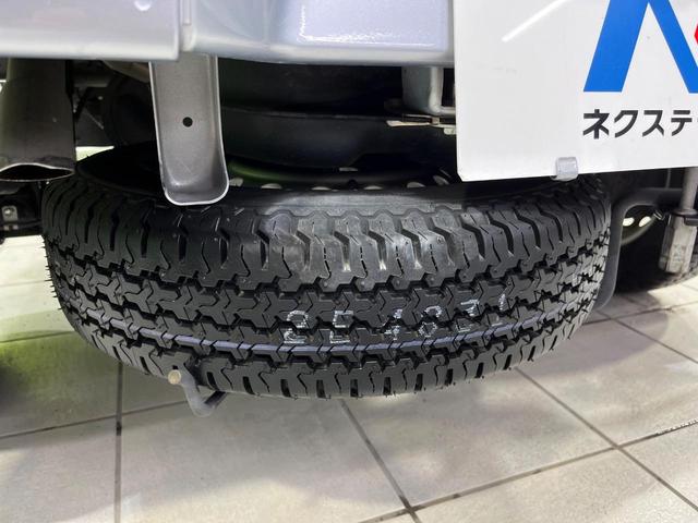 ハイゼットトラック ジャンボＳＡＩＩＩｔ　４ＷＤ　スマートアシスト３ｔ　禁煙車　ＬＥＤヘッド　車線逸脱警報　誤発進抑制機能　ＬＥＤフォグ　ヘッドライトレベライザー　大型荷台作業灯　パワーウィンドウ（34枚目）