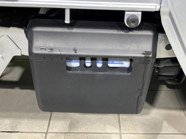 ハイゼットトラック ジャンボＳＡＩＩＩｔ　４ＷＤ　スマートアシスト３ｔ　禁煙車　ＬＥＤヘッド　車線逸脱警報　誤発進抑制機能　ＬＥＤフォグ　ヘッドライトレベライザー　大型荷台作業灯　パワーウィンドウ（35枚目）