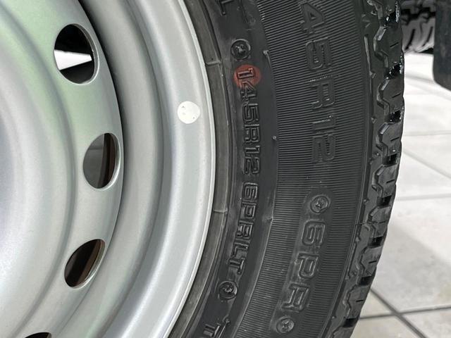 ハイゼットトラック ジャンボＳＡＩＩＩｔ　４ＷＤ　スマートアシスト３ｔ　禁煙車　ＬＥＤヘッド　車線逸脱警報　誤発進抑制機能　ＬＥＤフォグ　ヘッドライトレベライザー　大型荷台作業灯　パワーウィンドウ（44枚目）