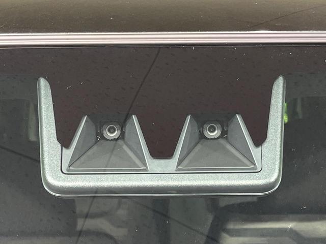 【スマートアシスト】走行中に前方の車両等を認識し、衝突しそうな時は警報とブレーキで衝突回避と被害軽減をアシスト。より安全にドライブをお楽しみいただけます。