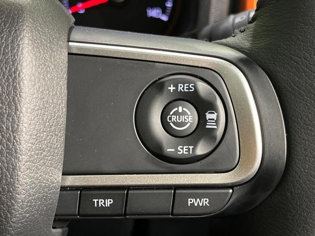 【アダプティブクルーズコントロール】高速道路での長距離走行が楽に！！自動で速度を保つクルーズコントロールが、衝突軽減システムと連携し、前方の車両を感知して車間を保つように速度調節してくれます！！