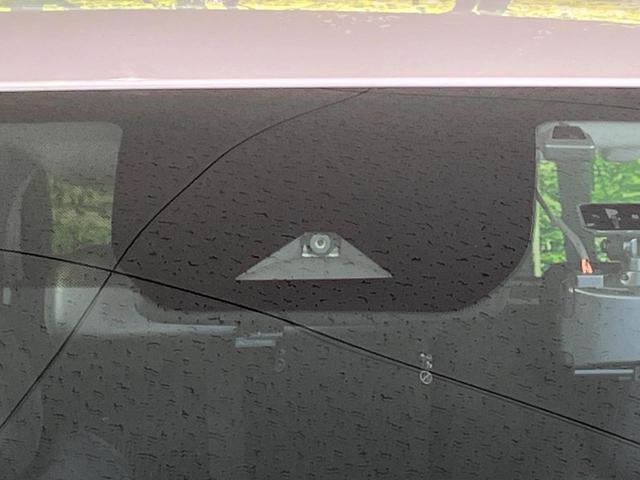 ノート X FOUR 4WD 純正9型ディスプレイオーディオ バックカメラ インテリジェントエマージェンシーブレーキ 禁煙車 前席シートヒーター ドラレコ コーナーセンサー スマートキー ETC(5枚目)