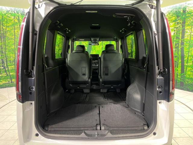 ステップワゴン スパーダ　４ＷＤ　両側電動スライド　ＳＤナビ　バックカメラ　寒冷地仕様　ホンダセンシング　禁煙車　パワーバックドア　合皮シート　前席シートヒーター　ドラレコ　コーナーセンサー　スマートキー　ＬＥＤヘッド　ＥＴＣ（11枚目）