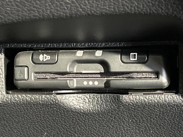 プリウス Ｓツーリングセレクション　４ＷＤ　モデリスタエアロ　９型ＳＤナビ　バックカメラ　ＡＣ１００Ｖ電源　セーフティセンス　レーダークルーズ　シートヒーター　ドラレコ　コーナーセンサー　ＬＥＤヘッド　ＥＴＣ　エンジンスターター（35枚目）