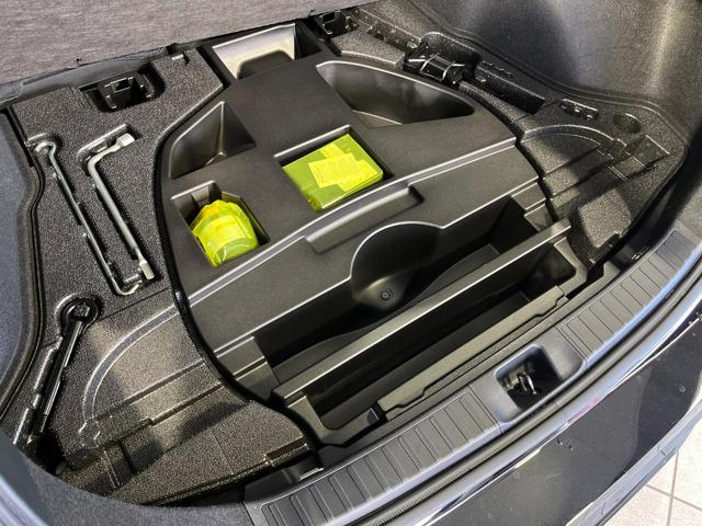 プリウス Ｓツーリングセレクション　４ＷＤ　モデリスタエアロ　９型ＳＤナビ　バックカメラ　ＡＣ１００Ｖ電源　セーフティセンス　レーダークルーズ　シートヒーター　ドラレコ　コーナーセンサー　ＬＥＤヘッド　ＥＴＣ　エンジンスターター（57枚目）