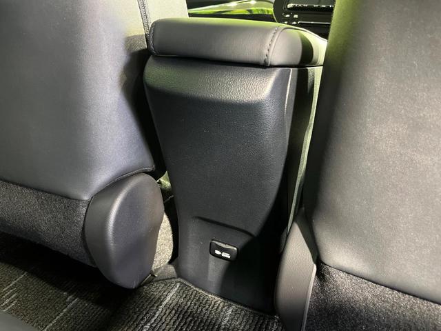 プリウス Ｓツーリングセレクション　４ＷＤ　モデリスタエアロ　９型ＳＤナビ　バックカメラ　ＡＣ１００Ｖ電源　セーフティセンス　レーダークルーズ　シートヒーター　ドラレコ　コーナーセンサー　ＬＥＤヘッド　ＥＴＣ　エンジンスターター（66枚目）