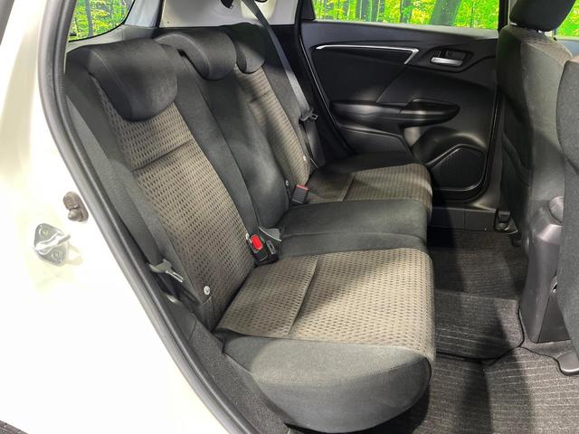 フィットハイブリッド Ｆ　４ＷＤ　ＳＤナビ　バックカメラ　寒冷地仕様　アダプティブクルーズコントロール　ホンダセンシング　禁煙車　コーナーセンサー　スマートキー　ＥＴＣ　オートエアコン　ＣＤ　ＤＶＤ再生（9枚目）