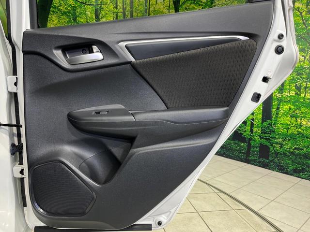 フィットハイブリッド Ｆ　４ＷＤ　ＳＤナビ　バックカメラ　寒冷地仕様　アダプティブクルーズコントロール　ホンダセンシング　禁煙車　コーナーセンサー　スマートキー　ＥＴＣ　オートエアコン　ＣＤ　ＤＶＤ再生（42枚目）