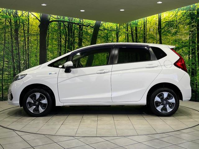 フィットハイブリッド Ｆ　４ＷＤ　ＳＤナビ　バックカメラ　寒冷地仕様　アダプティブクルーズコントロール　ホンダセンシング　禁煙車　コーナーセンサー　スマートキー　ＥＴＣ　オートエアコン　ＣＤ　ＤＶＤ再生（49枚目）