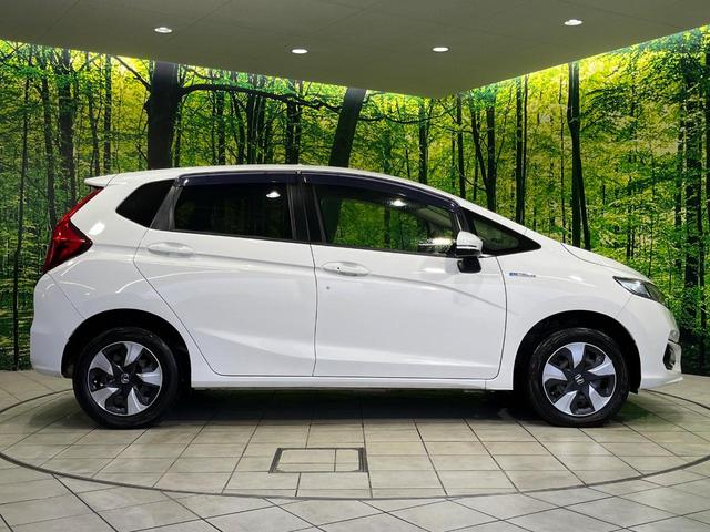 フィットハイブリッド Ｆ　４ＷＤ　ＳＤナビ　バックカメラ　寒冷地仕様　アダプティブクルーズコントロール　ホンダセンシング　禁煙車　コーナーセンサー　スマートキー　ＥＴＣ　オートエアコン　ＣＤ　ＤＶＤ再生（50枚目）