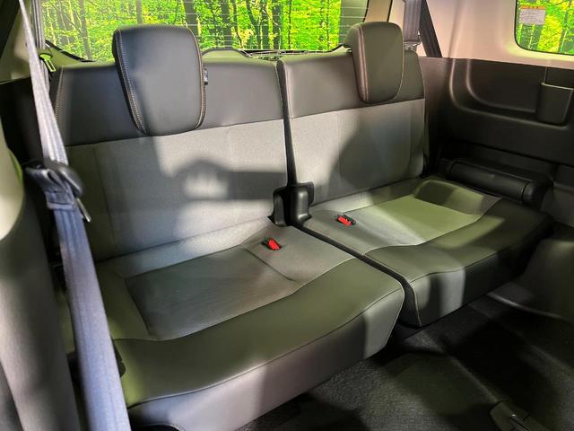 フリード ｅ：ＨＥＶクロスター　４ＷＤ　登録済未使用車　両側電動スライド　ホンダセンシング　アダプティブクルーズ　ハーフレザーシート　クリアランスソナー　スマートキー　ＬＥＤヘッド　純正１５インチＡＷ　オートハイビーム　オートライト（10枚目）