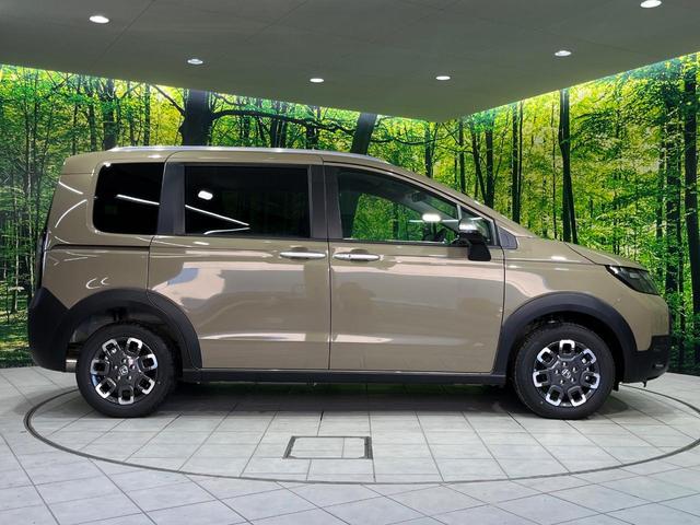 フリード ｅ：ＨＥＶクロスター　４ＷＤ　登録済未使用車　両側電動スライド　ホンダセンシング　アダプティブクルーズ　ハーフレザーシート　クリアランスソナー　スマートキー　ＬＥＤヘッド　純正１５インチＡＷ　オートハイビーム　オートライト（26枚目）